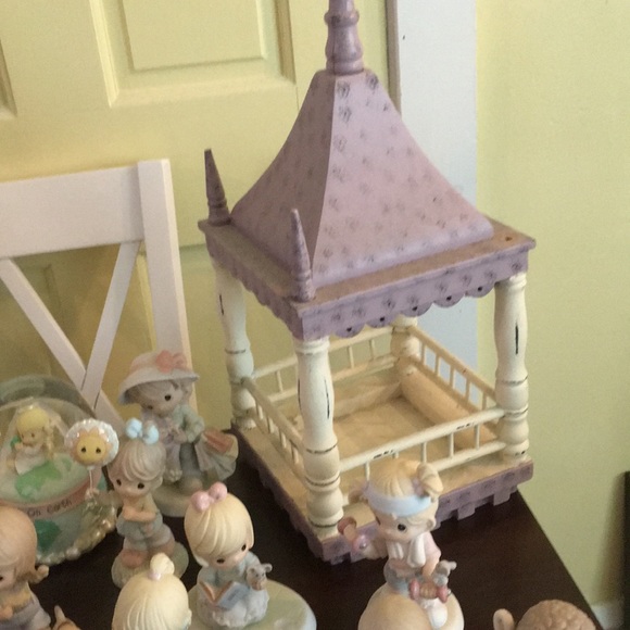 Precious moments figurines. - Picture 7 of 8